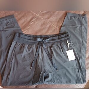 Jessica Simpson Active NEW Black Floral Sketch Emboss Tapered Pants Size XL NWT